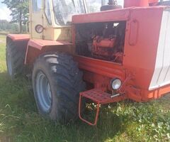 Traktors T-150K