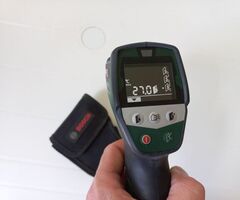 Temperatūras un mitruma detektors BOSCH PTD1
