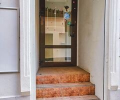 Iznomā komerctelpas 1.stāvā