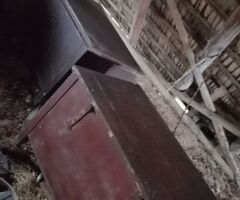 Pārdodu 2 pūra lādes viena 110 euro