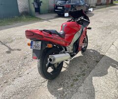 Suzuki RF600R