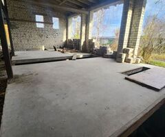 Pārdošanā divas savienotas garāžas laivu garāžu kooperatīvā Neptūns