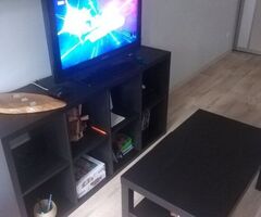 Žurnālu galdiņš komplektā ar TV skapīti